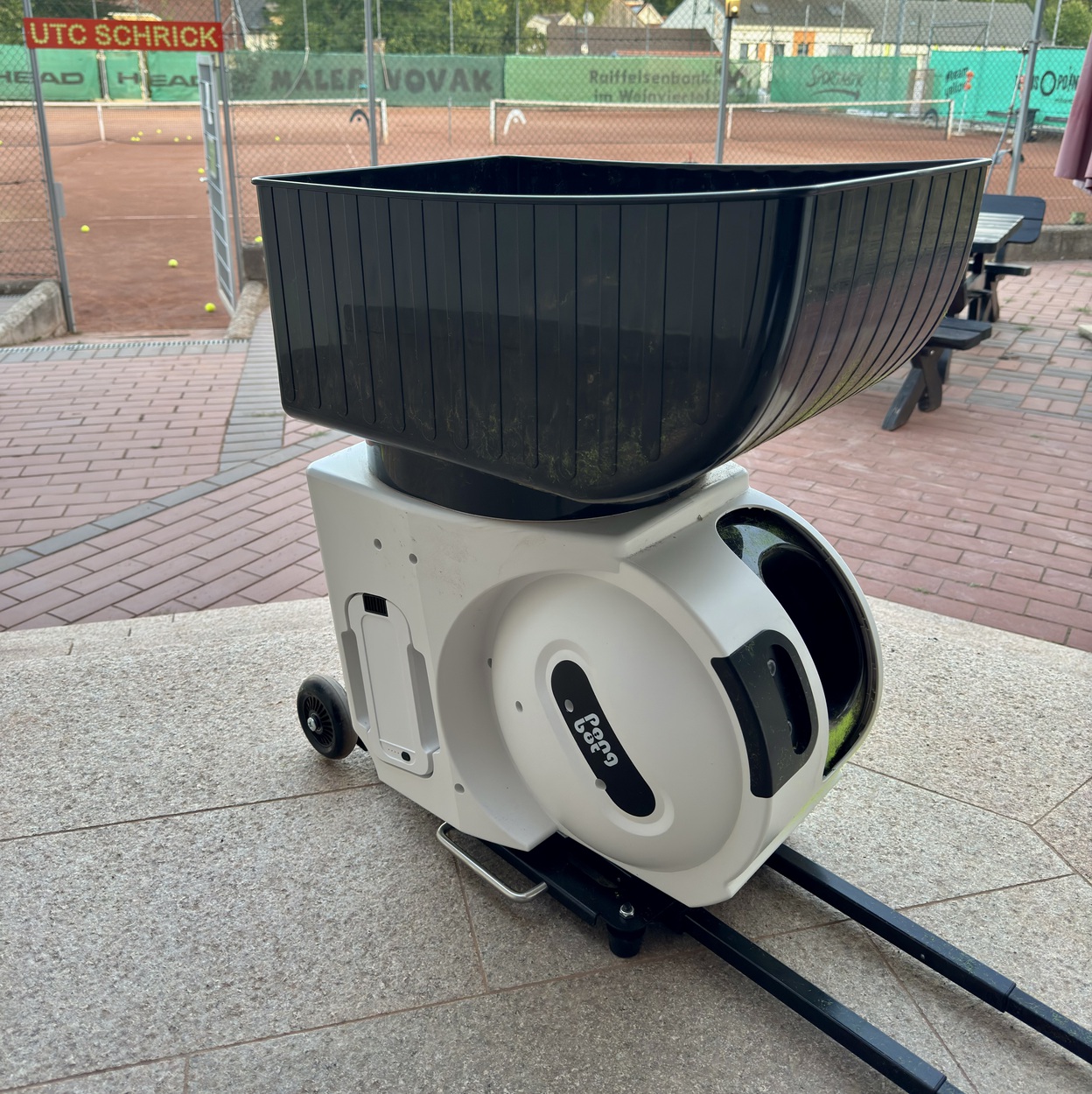 Neue Ballwurfmaschine!